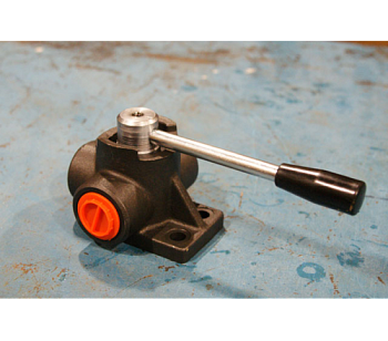 Гидрораспределитель Ferrari Int2 Кран трехходовой 3/4